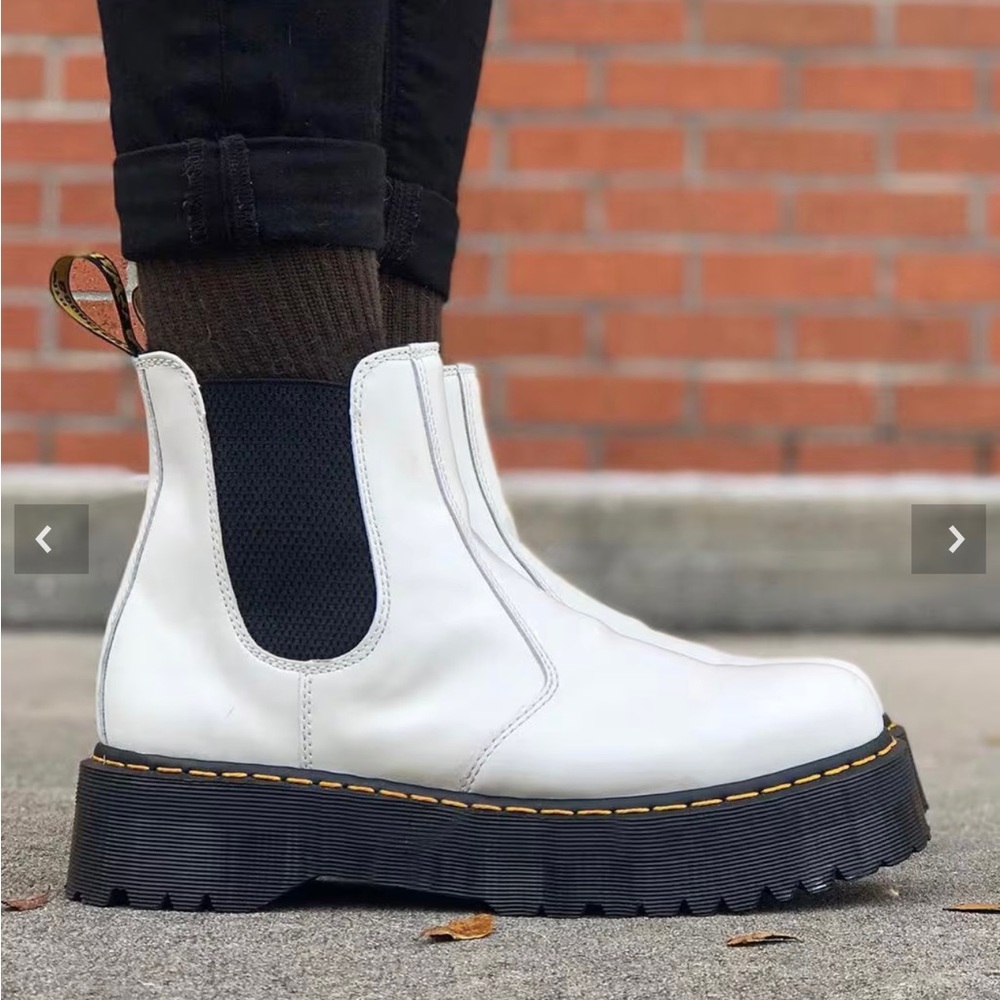 Dr. Martens 2976 Platform Chelsea Boot - White